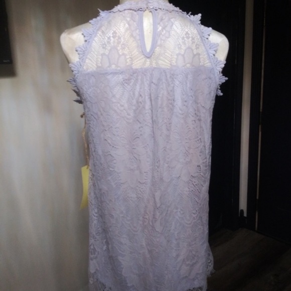 Light lavender lace detail high neck top size small
(paper + tee) - Picture 16 of 16